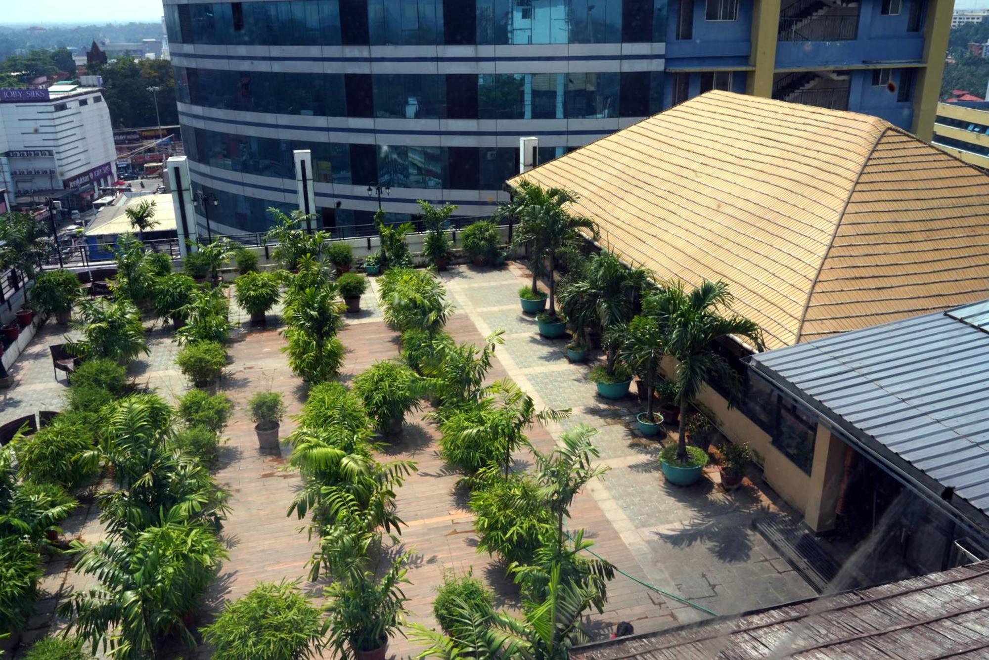 Kga Elite Continental Hotel Tiruvalla Exterior photo